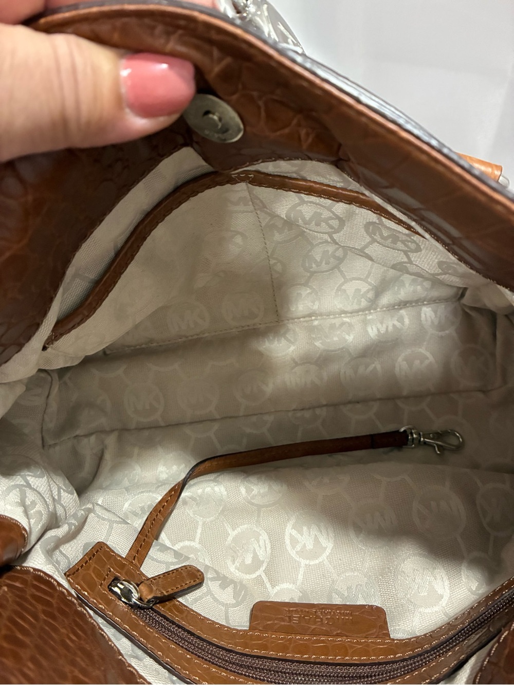 Michael Kors Classic Croc-Embossed Satchel Bag in Cognac EUC - Picture 3 of 10